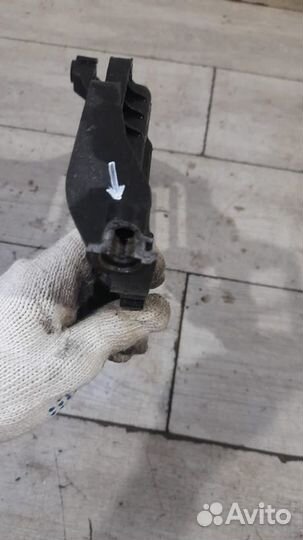 Кронштейн фары правый Volkswagen Golf 6 С 2008 По