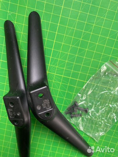 Dexp F40D7300E ножки