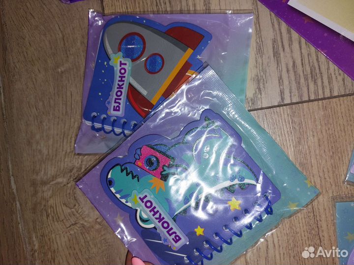 Канцтовары линейки, блокноты, закладки