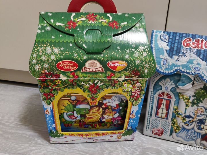 Картонные коробки от новогодних подарков