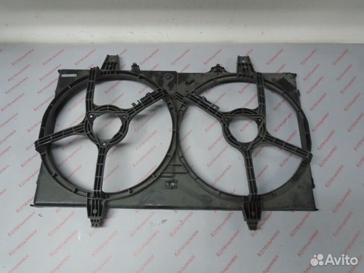 Nissan 21483-WA200 Диффузор вентиляторов