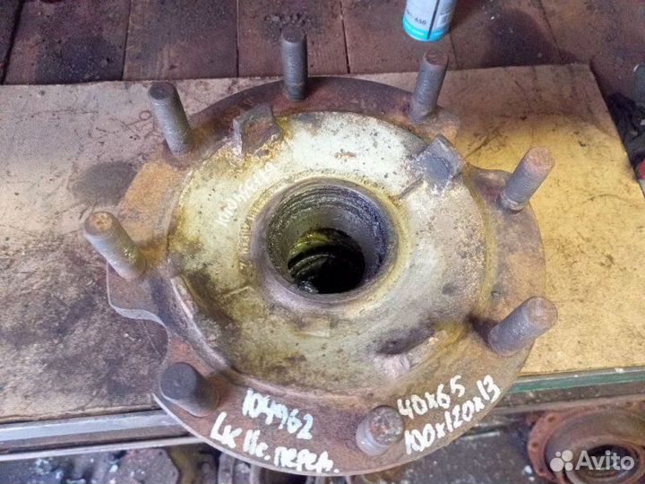 Ступица передняя Mercedes-Benz Lk