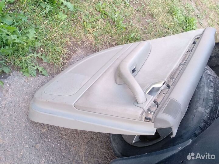 Продам обшивку задней левой двери