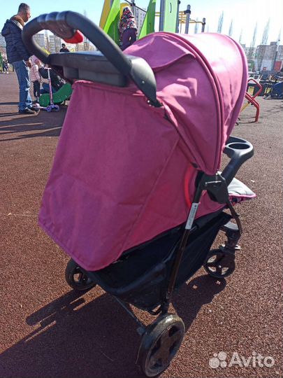 Прогулочная коляска