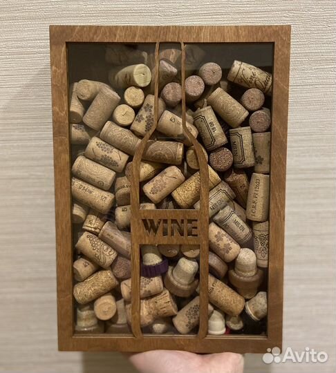 Копилка для винных пробок с пробками. Декор