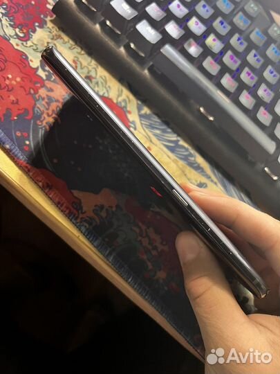 Tcl 10 pro