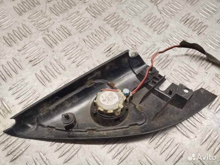 Уголок зеркала левый Volkswagen Golf IV