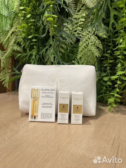 Косметичка Герлен Guerlain с уходом