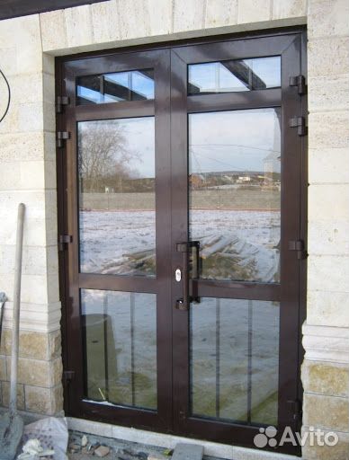 Дверь алюминиевая стеклянная