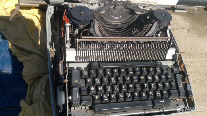 Печатная машинка ятрань отличное состояние