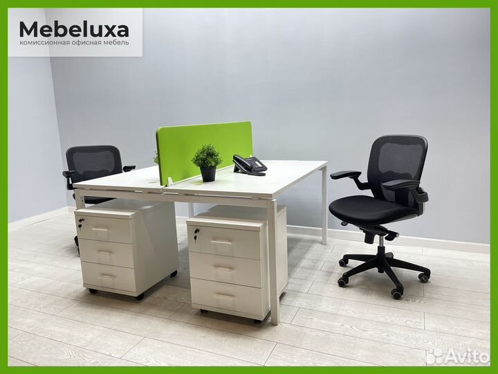 Стол на 2 рабочих места с перегородкой