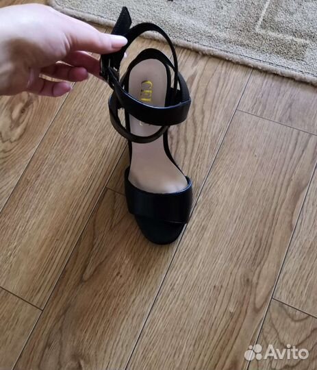 Босоножки женские 36-37 размер