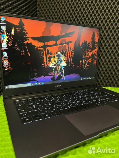 Ноутбук honor i3-10110/8Gb/SSD 256Gb/UHD