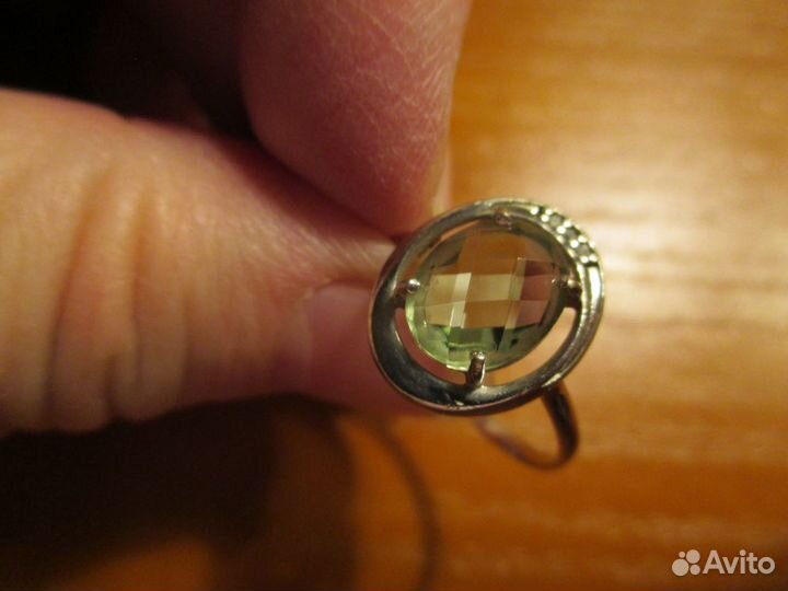 Серебряное кольцо кварц + фианиты, р.20