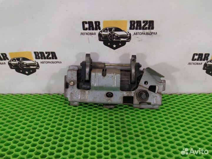 Ручка двери наружная передняя правая R Honda HR-V