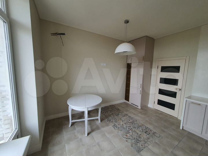 2-к. квартира, 77 м², 5/5 эт.