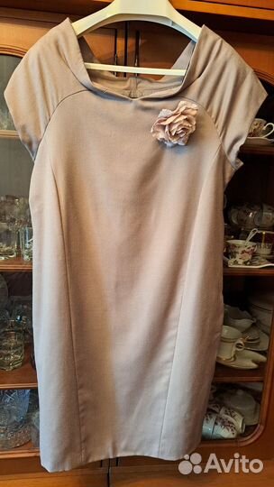 Шерстяное платье Zara Woman с брошью-цветком