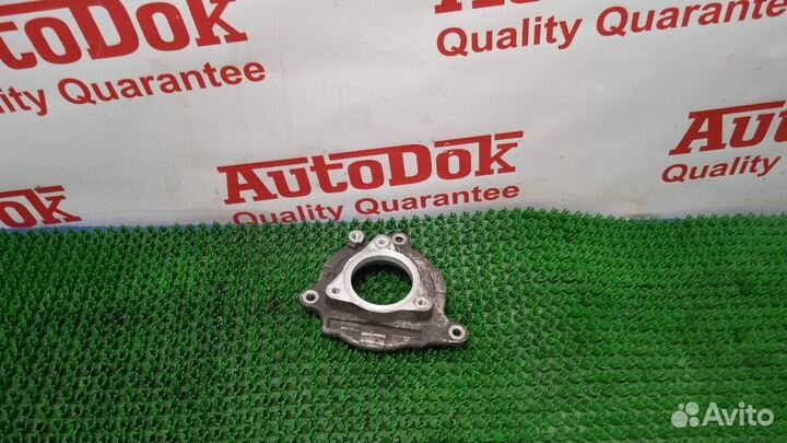 Крышка распределителя рулевой рейки RHD