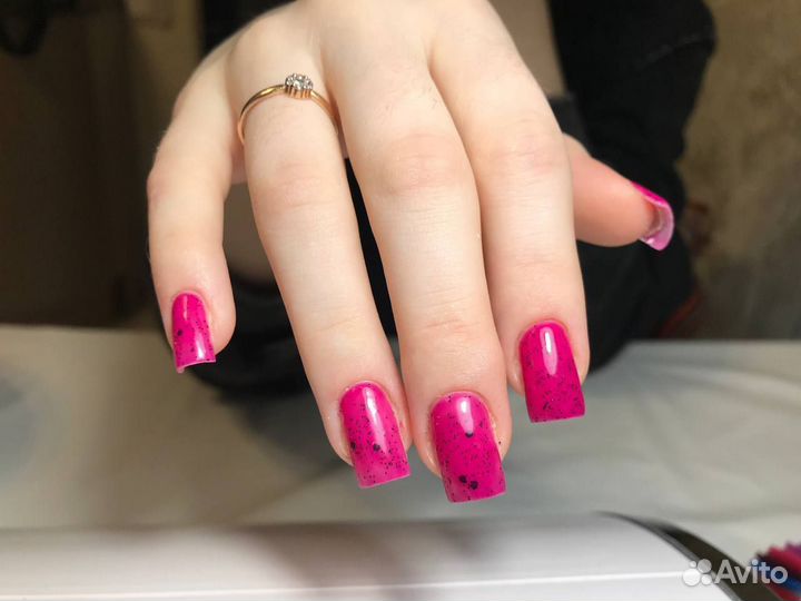 Модель на маникюр