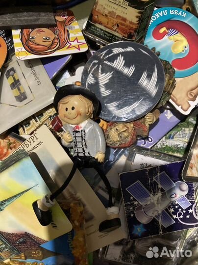 Магниты на холодильник больше 70