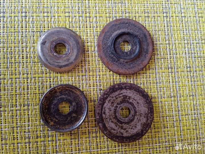 Задние чашки на стойки ауди 80