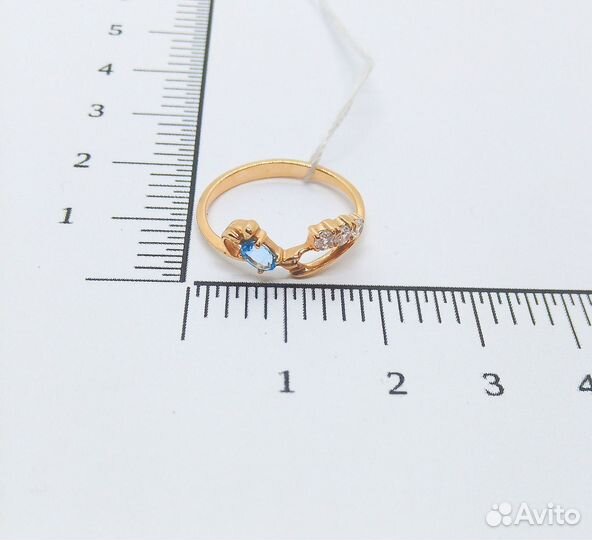 Кольцо с синтетическим камнем Золото