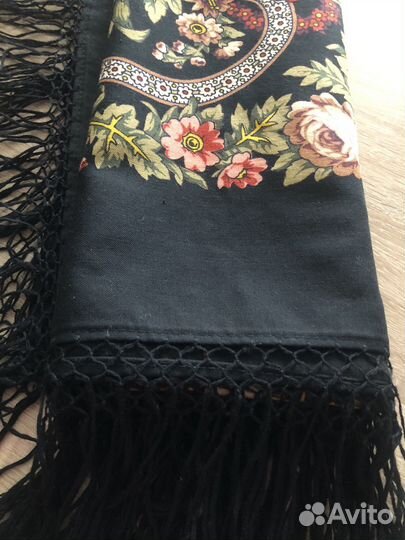 Павловопосадский шерстяной платок