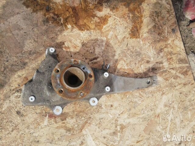 Кулак поворотный передний левый бмв ф10 BMW f10