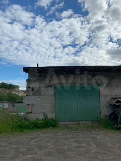 Гараж, > 30 м²