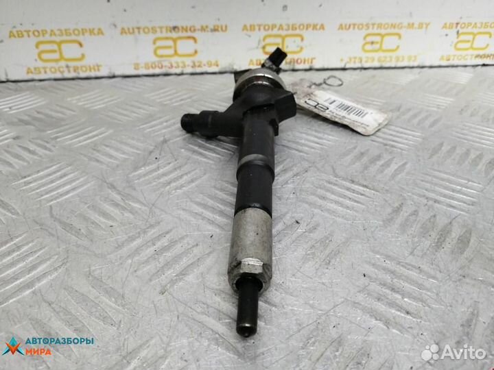 Форсунка Opel Astra H/Family рест. 2012 55567729