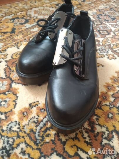 Ботинки женские /на девочку 35 размер