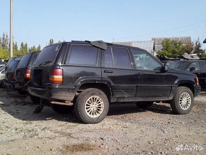 Jeep Grand Cherokee ZJ в разборе