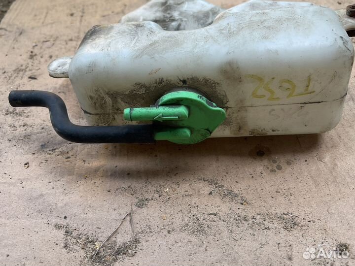 Расширительный бачок на Suzuki sx4