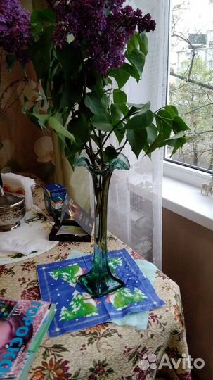 Ваза для цветов,кувшины чешск.цвет.стекло 60г