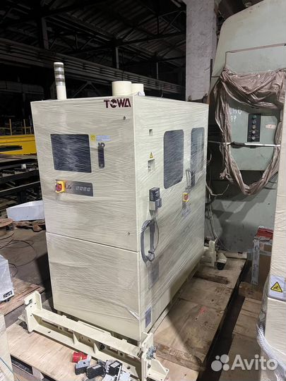 Towa LCM 1010 для компрессионного формования
