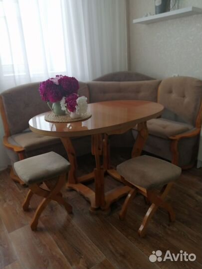 Кухонный уголок со столом бу