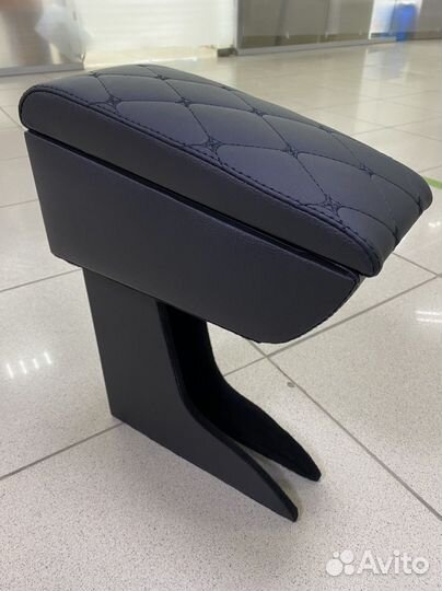 Подлокотник Рено симбл 06-12 год