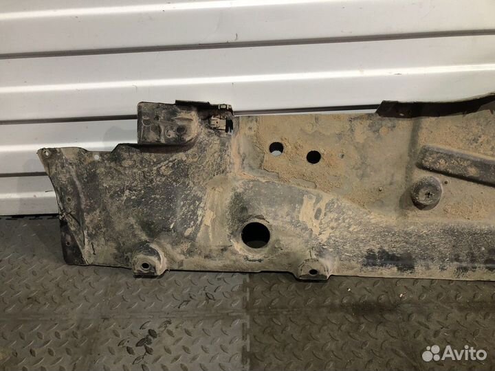 Защита днища левая (Mercedes-Benz GLE Coupe AMG)