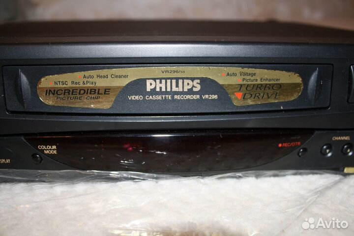 Видеомагнитофон Philips