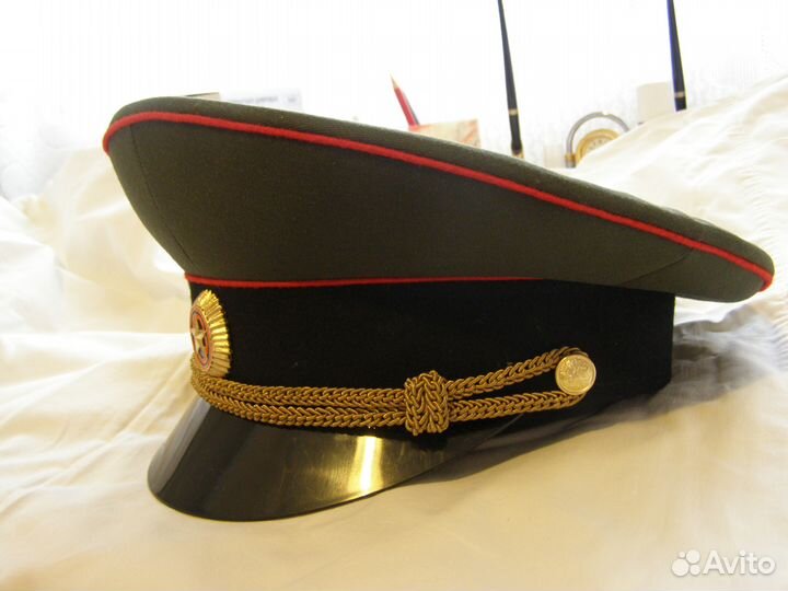 Фуражки для военннослужащих, офицерские