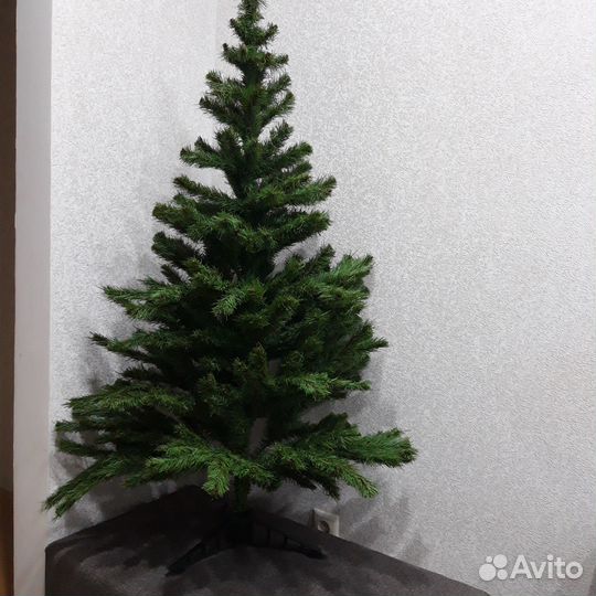 Ель Уральская елка и Игрушка Таежная 120 см