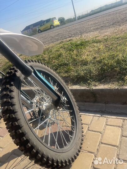 Кроссовый мотоцикл