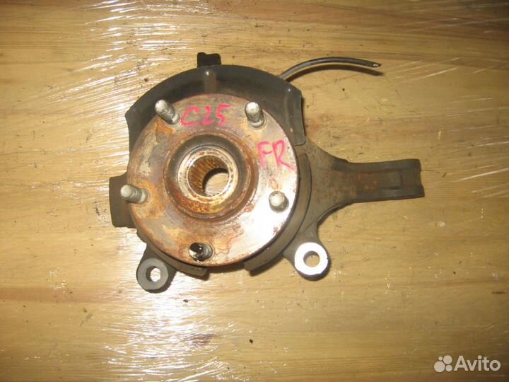 Ступица перед право Nissan C25 Serena '05-'10 5x11