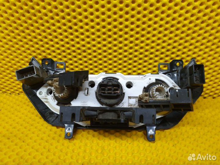 Блок управления климатом Chevrolet Aveo T255 B12D1