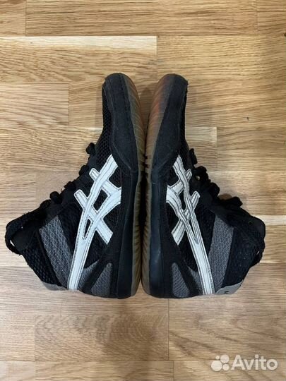 Продам борцовки детские Asics matflex размер 34