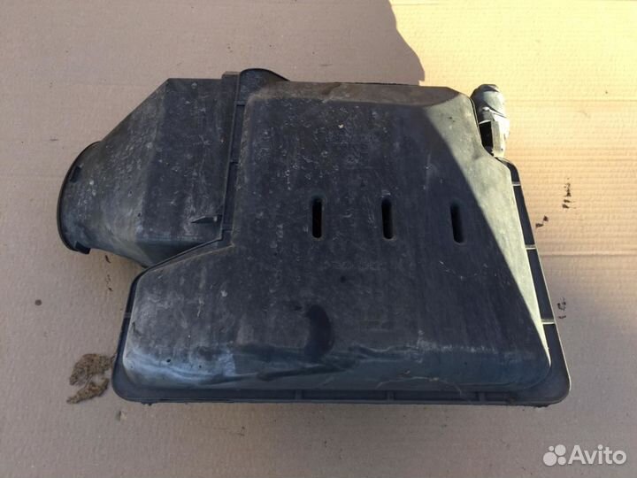 Корпус воздушного фильтра Рено Симбол 1,4 16V