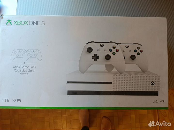 Xbox One one s 1тб+ геймпад