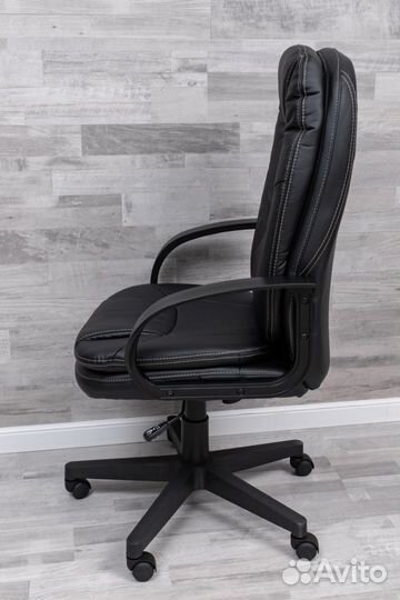 Кресло из экокожи