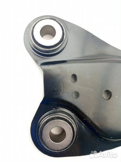 Продольный рычаг задний правый Toyota Rav4