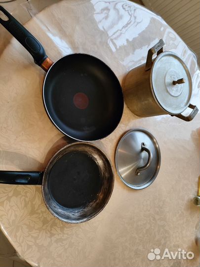 Сковородки и крышки для сковородок и кастрюль